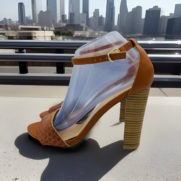 Wild Diva Shoes Womens Size 7.5 Brown Woven Braid Block Heels Sandals Ankle - Picture 2 of 12